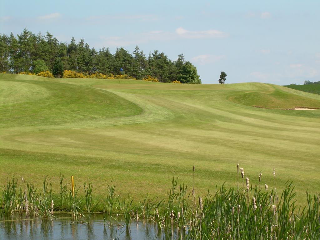 Forrester Park Resort Dunfermline Bagian luar foto